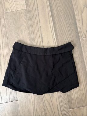 Aritzia Talula Black Athletic Skort with Overlap Panel